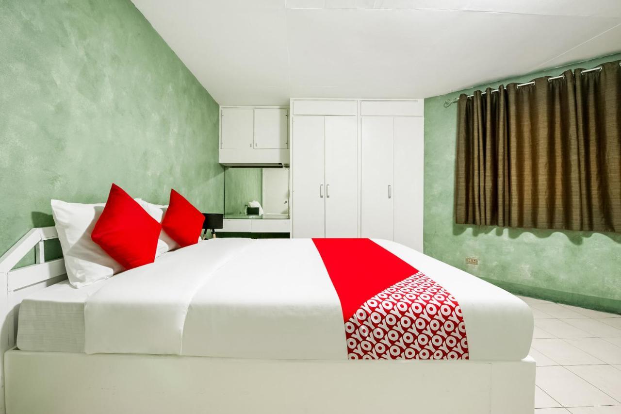 Hotel Oyo 242 Benson Apartelle 2*