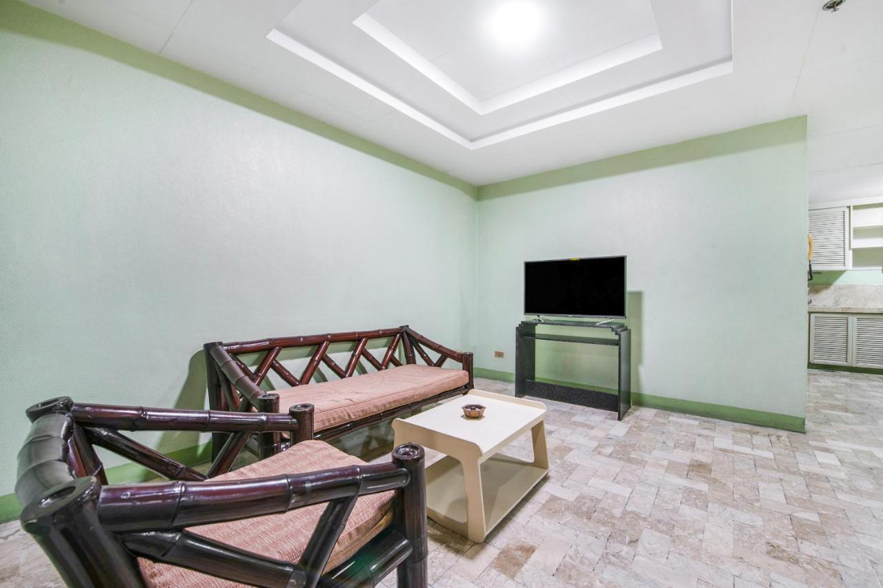 Hotel Oyo 242 Benson Apartelle Manila