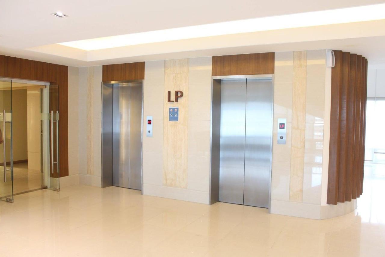 Penthouse Floor Overlooking Bay * Manila