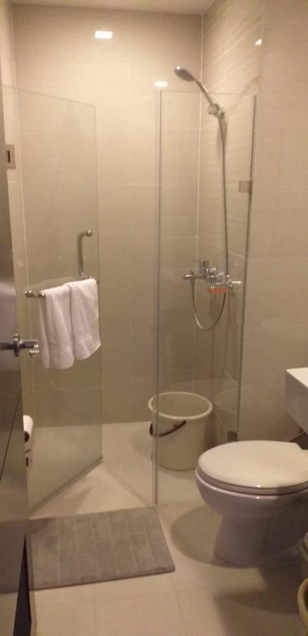 Apartment Eighty One Newport Boulevard Manila