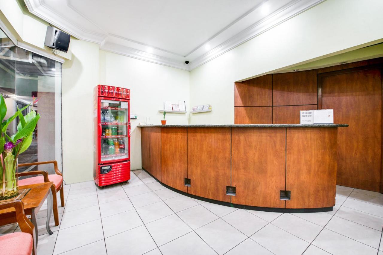 Oyo 242 Benson Apartelle 2*