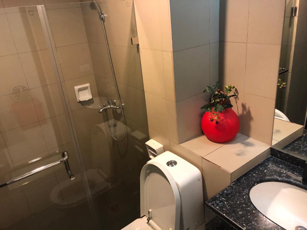 Brand New Serviced Flat In Bgc Beside Uptown Mall Apartment