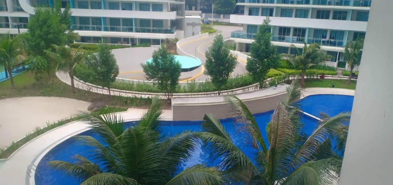 Azure Residences By Florendo Apartment