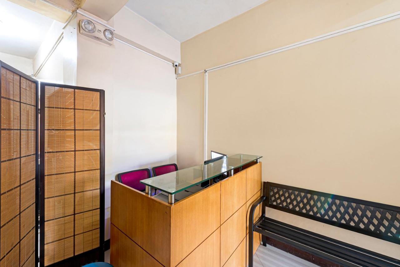 Reddoorz At V-cat Apartelle Sampaloc Hotel 3*
