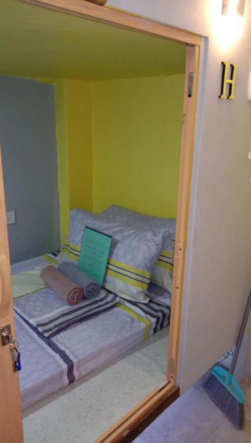 Aurora's Private Cabin-capsule Capsule hotel Manila