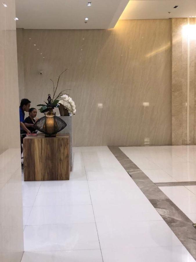 Favila Condotel Unit-101 Newport Boulevard Walking Distance To Airport 3 Near Airport Terminal *