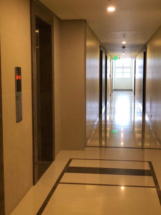 Apartment Favila Condotel Unit-101 Newport Boulevard Walking Distance To Airport 3 Near Airport Terminal
