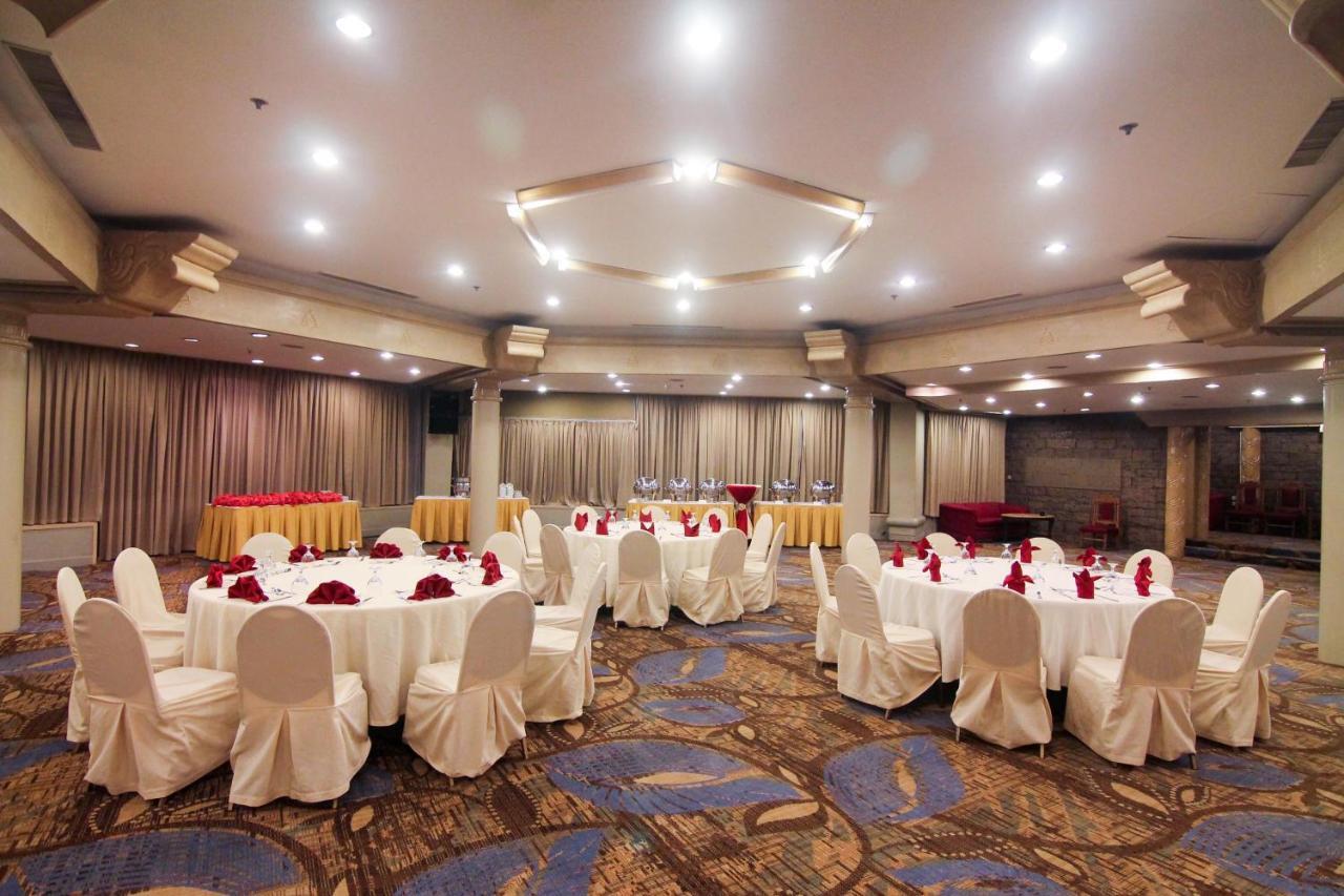 Hotel Century Park 4*
