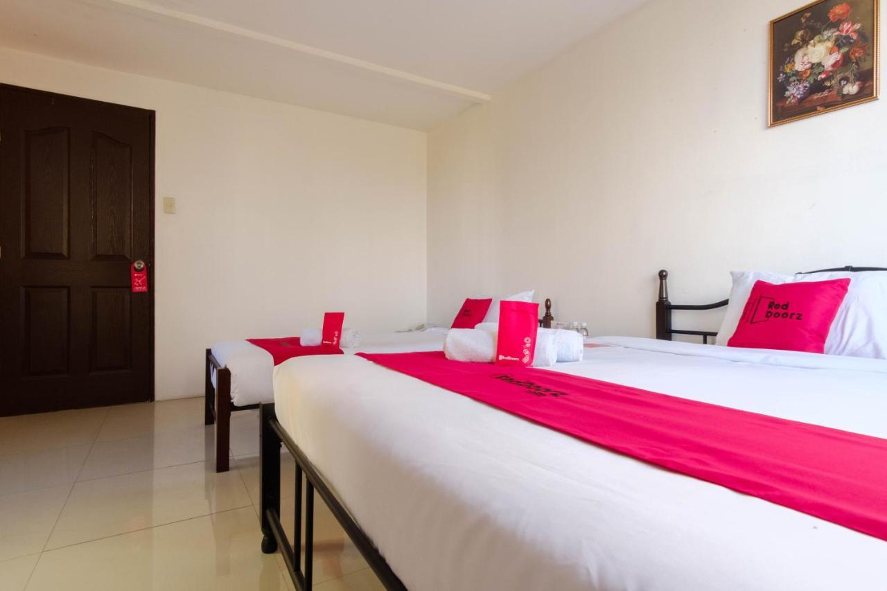 Reddoorz @ Orchard Tower Hotel 3*