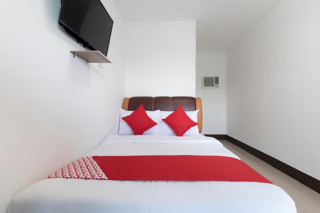 Oyo 430 Michael's Place Hotel 2*