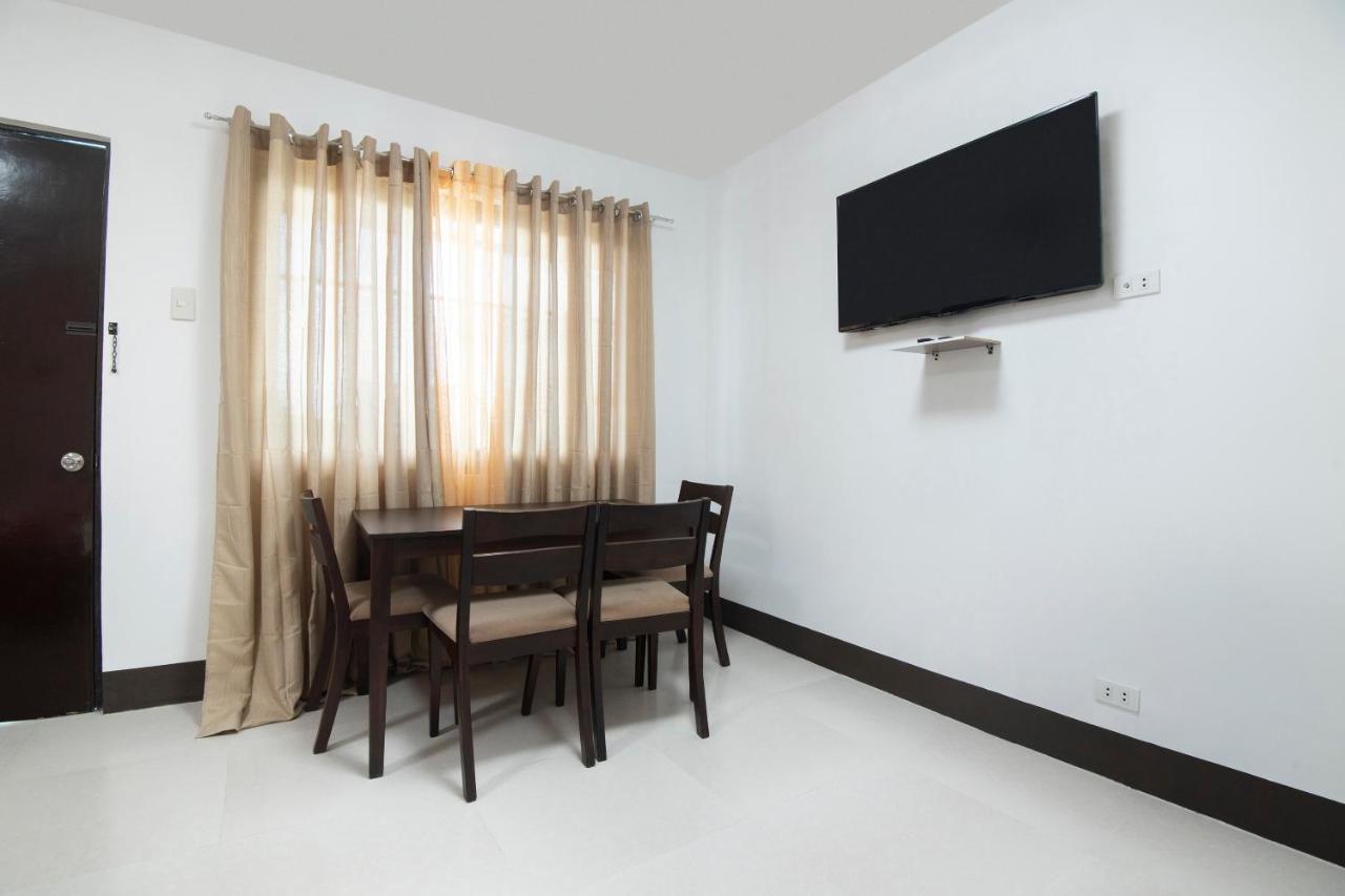 Hotel Oyo 430 Michael's Place 2*