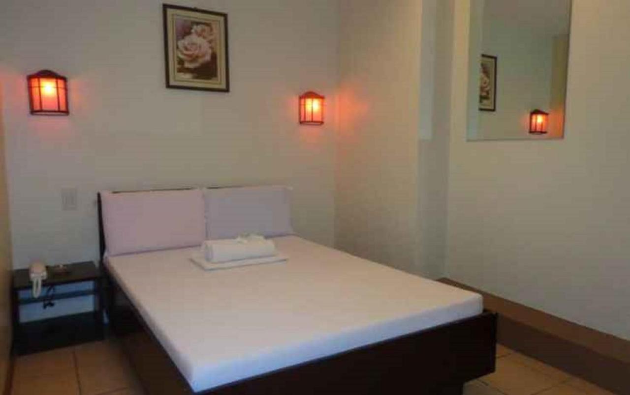 Hotel Oyo 663 Paradise Apartelle Novaliches 2*