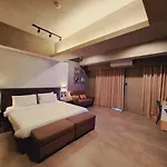 Studio Spacious 2Pax Allowable Up To 5Pax 17077