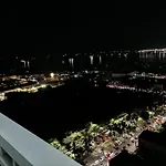 Breeze Residences Walking Only To Star City/World Trade Center/Picc