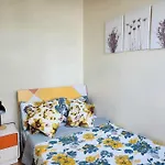 Bgc Fresh & Cozy Studio Near Burgos Circle With Fast Internet Connection