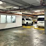 Modern 2-Bedroom Suite For 5 Across Moa