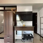 Cubao Manhattan, U 8J T D,Studio