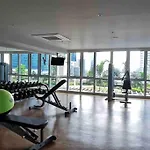 Luxe 1Br W/ Balcony @ Uptown Parksuites