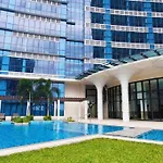 Luxe 1Br W/ Balcony @ Uptown Parksuites