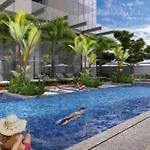 Luxe 1Br W/ Balcony @ Uptown Parksuites