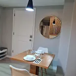 Homey Condo Unit In Bgc - B Soma Nt
