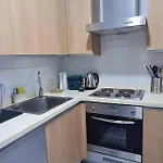 Homey Condo Unit In Bgc - B Soma Nt