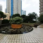 Flat Blake: Stylish Studio W/ Balcony