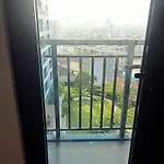 A View Of The City Life In Makati