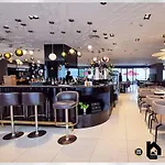 Luxurious 1 Bedroom Unit In Mandaluyong Near Rockwell, Makati
