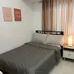 Condo In Front Of Us Embassy Studio Unit With 2 Double Beds