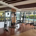 Condo In Front Of Us Embassy Studio Unit With 2 Double Beds