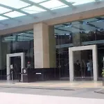 Green Flat Studio In Gramercy Makati With Netflix