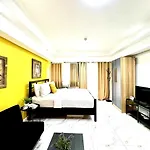New! Studio With Balcony & Park View In Greenbelt