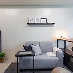Makati Condo Near Naia & Greenbelt - Free Parking!