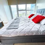 Luxury 2Br Corner Near Solaire & Okada II Sunset