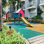 Two Palm Tree Villas Condominium - Studio Room With Balcony - Across Terminal 3