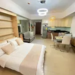 Manila Staycation At The Venice Luxury Residences - Tower A Near Venice Grand Canal, Mckinley Hills