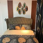 La Nikolina - Near Manila Adventist Medical Center, Pasay