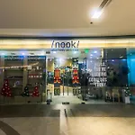 Cozy Crash Pad A Laughter Friendly Makati 2270 Gym Swim Park 300 Mbps