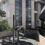 J&M Cozy Retreat - Mckinley Hill, Bgc