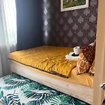 Ronnzel Staycation In Jazz Residence Makati