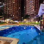 Modern Rustic Unit In Front Of Mall And Near Naia Terminal