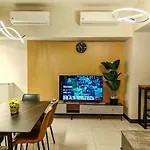 Spacious 3Br Suite In Uptown Bgc With King Size Bed, Near Malls And Restaurants