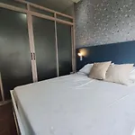 Newly Designed 1Br Top Of Makati