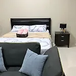 One Palm Tree Villas Across Naia Terminal 3 By IV Jds Aparthotel