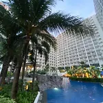 Cozy Pasay Condominium Hotel Unit With Netflix