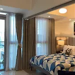 Cozy 1 Bedroom Condo In Uptown Bgc
