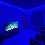 Homey Staycation With Parking Near Diliman, Katipunan, Commonwealth