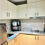 Nuhomes Staycation Escape At Uptown Parksuites Tower 2