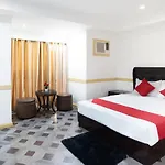Oyo 138 White Palace Hotel